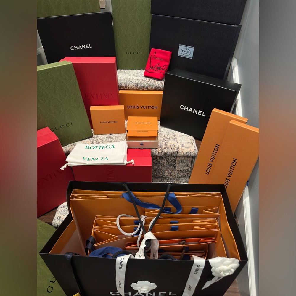 Designer Boxes, Shopping Bags, and Dustbags - Picture 4 of 8